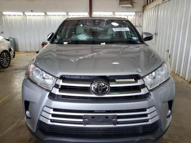Photo 5 from auction – 2017 TOYOTA HIGHLANDER with VIN 5TDKZRFH3HS195424
