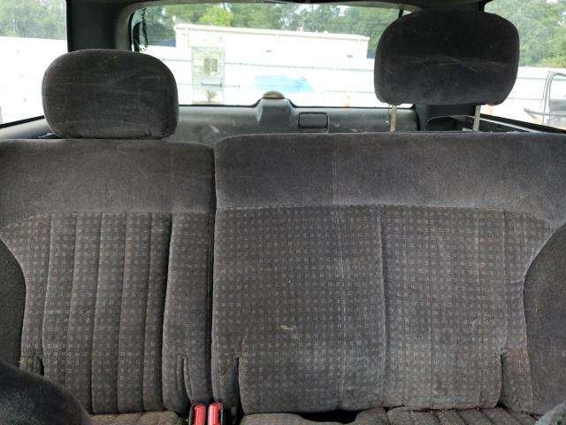 Photo 10 from auction – 1998 CHEVROLET BLAZER with VIN 1GNDT13W7W2145992