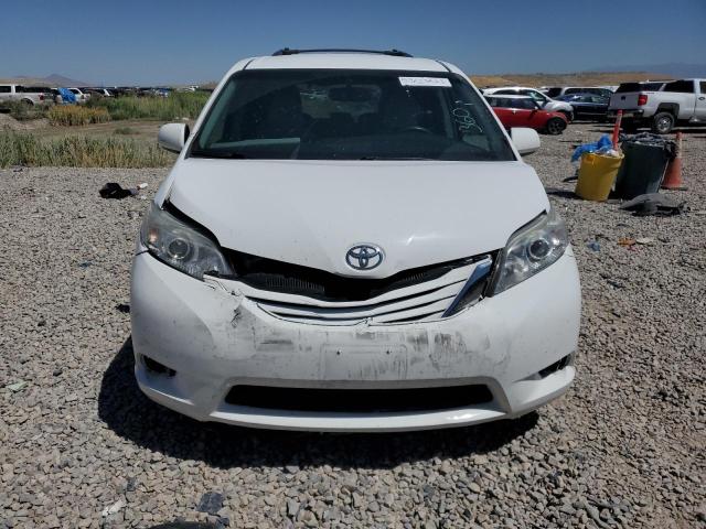 Photo 5 from auction – 2017 TOYOTA SIENNA LE with VIN 5TDKZ3DC1HS769183