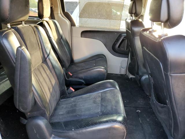 Photo 11 from auction – 2014 CHRYSLER TOWN & COU with VIN 2C4RC1CG1ER249532