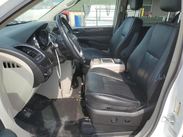 Photo 7 from auction – 2016 CHRYSLER TOWN & COU with VIN 2C4RC1BG1GR141139