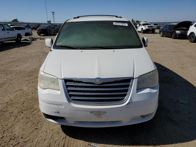 Photo 5 from auction – 2010 CHRYSLER TOWN & COU with VIN 2A4RR5D12AR249690