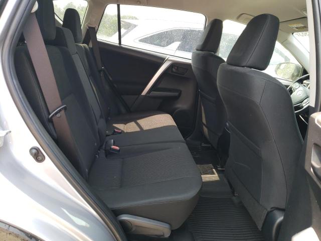 Photo 10 from auction – 2018 TOYOTA RAV4 LE with VIN JTMBFREV1JD256478