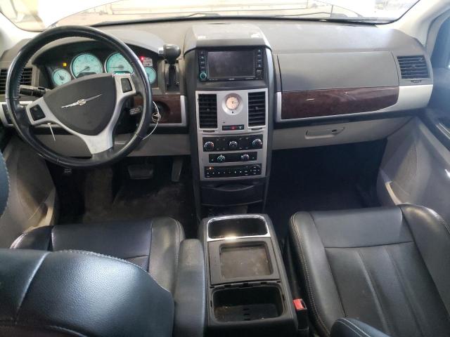 Photo 8 from auction – 2010 CHRYSLER TOWN & COU with VIN 2A4RR8D10AR423130