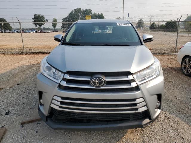 Photo 5 from auction – 2017 TOYOTA HIGHLANDER with VIN 5TDZZRFH3HS190786