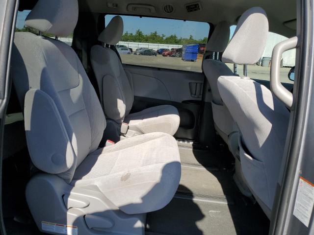 Photo 11 from auction – 2017 TOYOTA SIENNA LE with VIN 5TDJZ3DC3HS152931