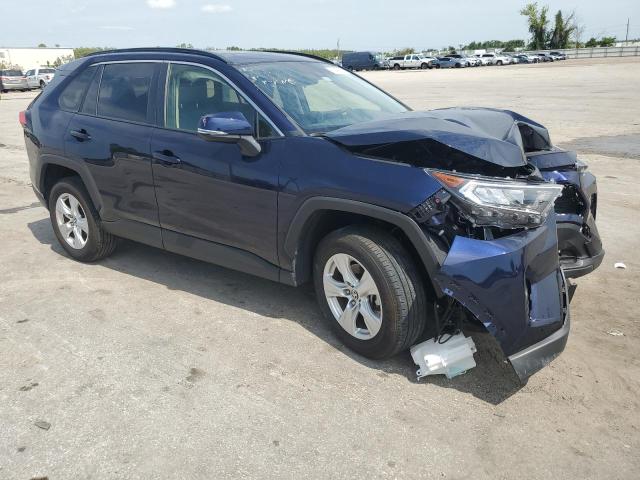 Photo 4 from auction – 2021 TOYOTA RAV4 XLE with VIN JTMW1RFVXMD071784