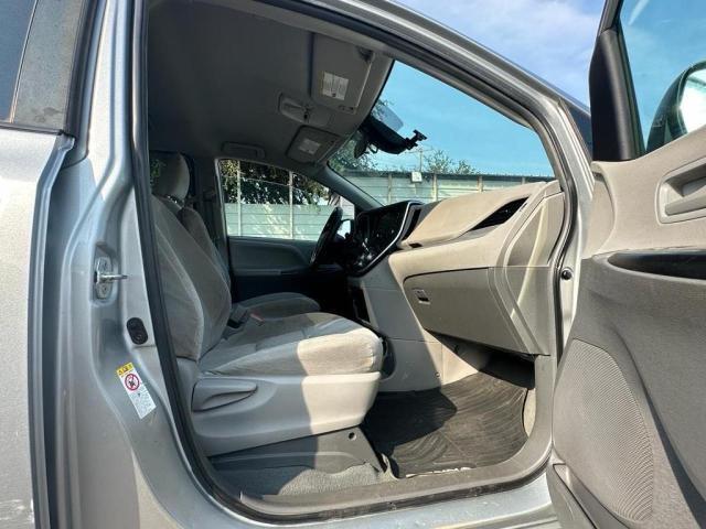 Photo 5 from auction – 2019 TOYOTA SIENNA with VIN 5TDZZ3DC2KS989244