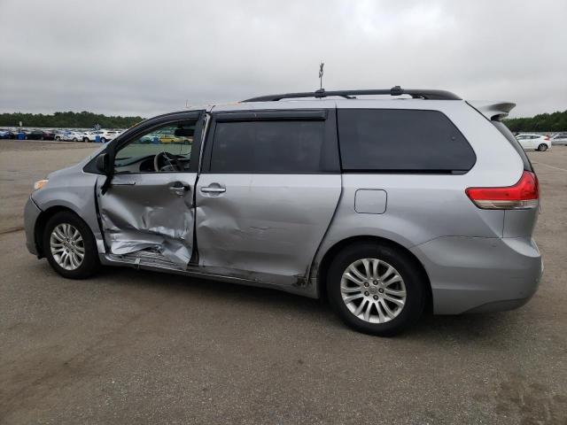 Photo 2 from auction – 2013 TOYOTA SIENNA XLE with VIN 5TDYK3DC8DS317756