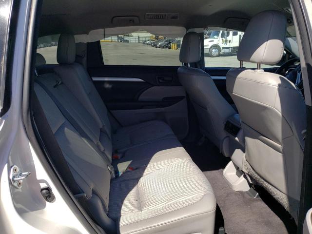 Photo 11 from auction – 2016 TOYOTA HIGHLANDER with VIN 5TDZKRFHXGS134735