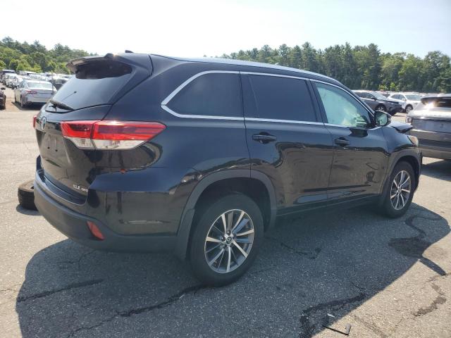 Photo 3 from auction – 2018 TOYOTA HIGHLANDER with VIN 5TDJZRFH4JS561361
