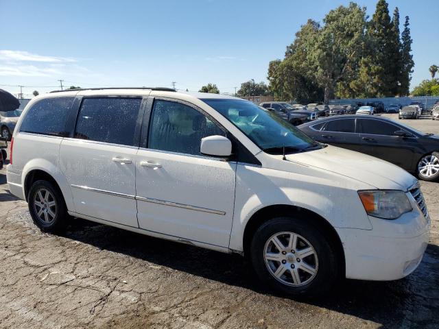 Photo 4 from auction – 2010 CHRYSLER TOWN & COU with VIN 2A4RR5D17AR350529