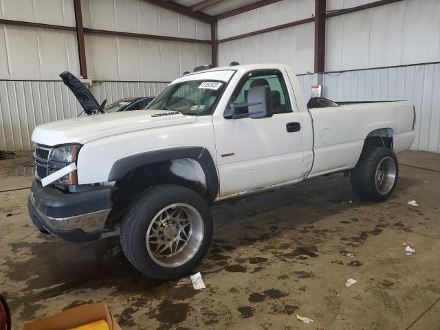 CHEVROLET SILVERADO 2003 with VIN 1GCHK24143E121536 - Photo from auction