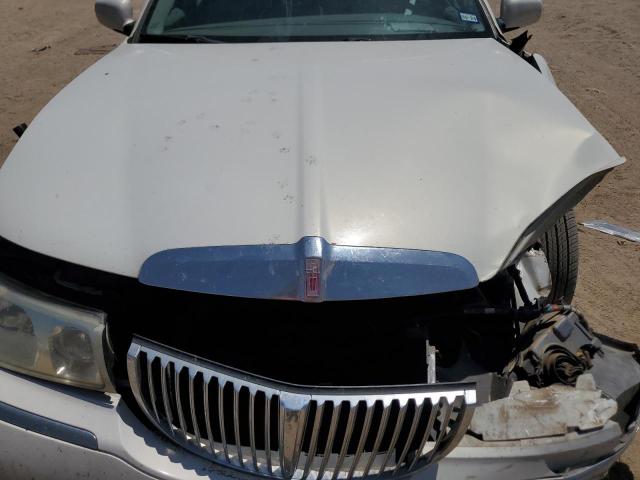 Photo 11 from auction – 2000 LINCOLN TOWN CAR S with VIN 1LNHM82W9YY794867