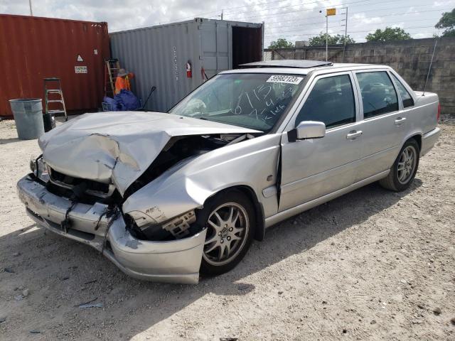 2000 Volvo S70