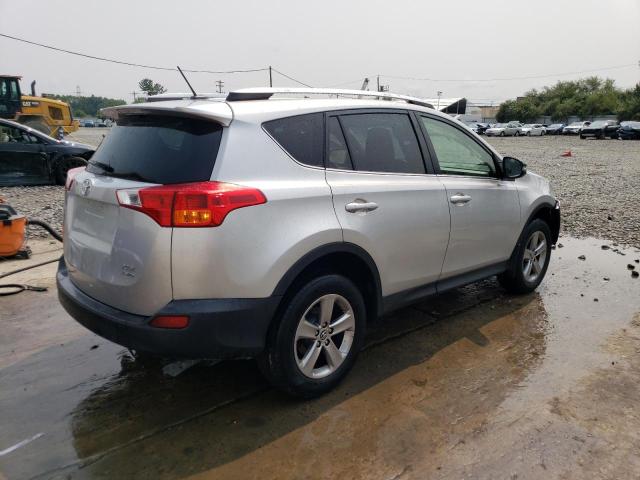 Photo 3 from auction – 2015 TOYOTA RAV4 XLE with VIN JTMRFREV1FD161165