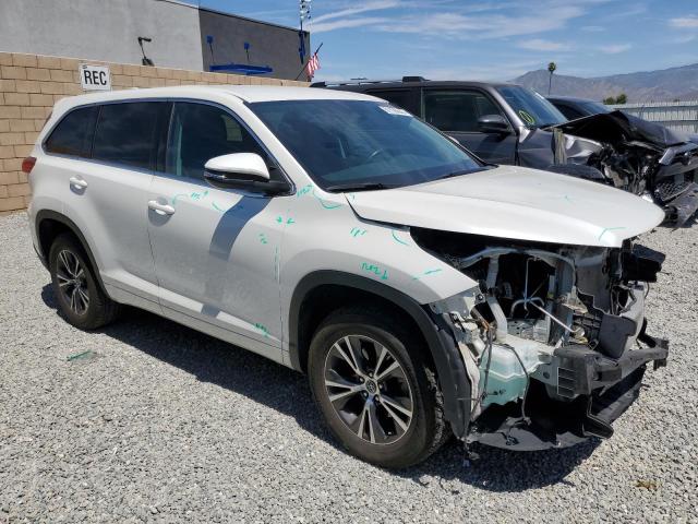 Photo 4 from auction – 2018 TOYOTA HIGHLANDER with VIN 5TDZZRFH9JS283236