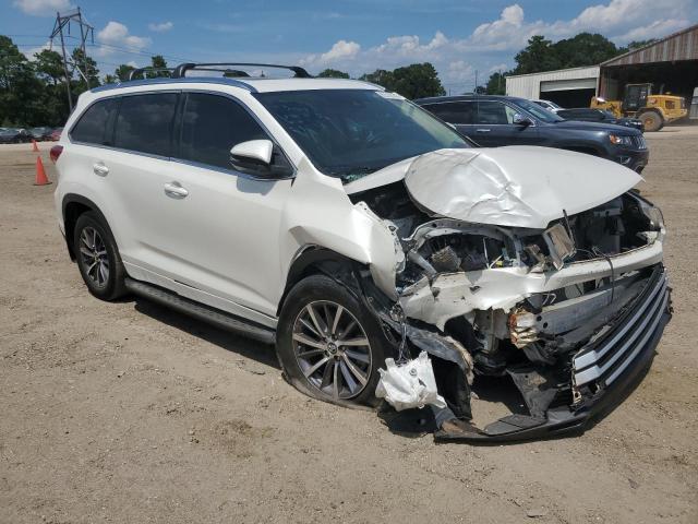 Photo 4 from auction – 2018 TOYOTA HIGHLANDER with VIN 5TDKZRFH6JS549362