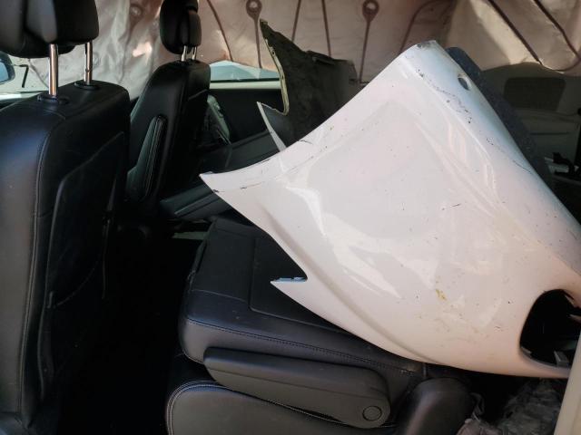 Photo 11 from auction – 2014 CHRYSLER TOWN & COU with VIN 2C4RC1BG1ER317412