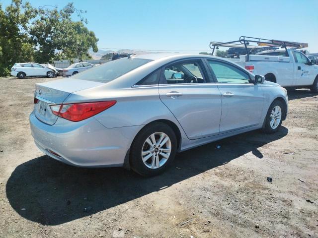 Photo 3 from auction – 2012 HYUNDAI SONATA GLS with VIN 5NPEB4AC1CH417571