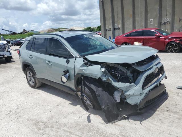 Photo 4 from auction – 2022 TOYOTA RAV4 XLE with VIN 2T3W1RFVXNW208095