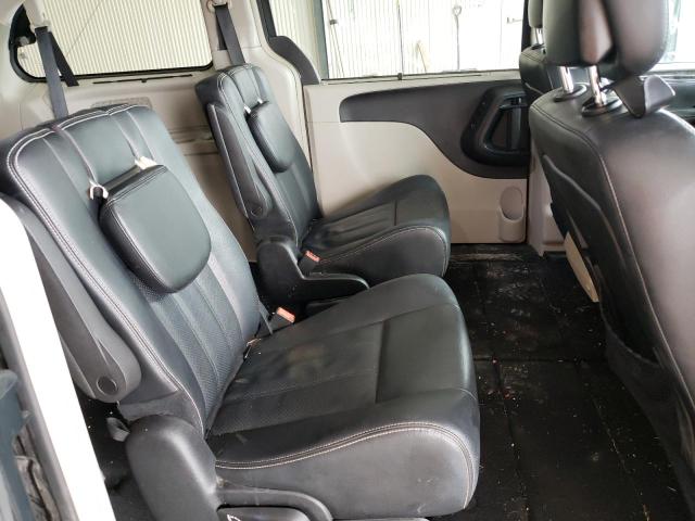 Photo 11 from auction – 2016 CHRYSLER TOWN & COU with VIN 2C4RC1CG4GR127704