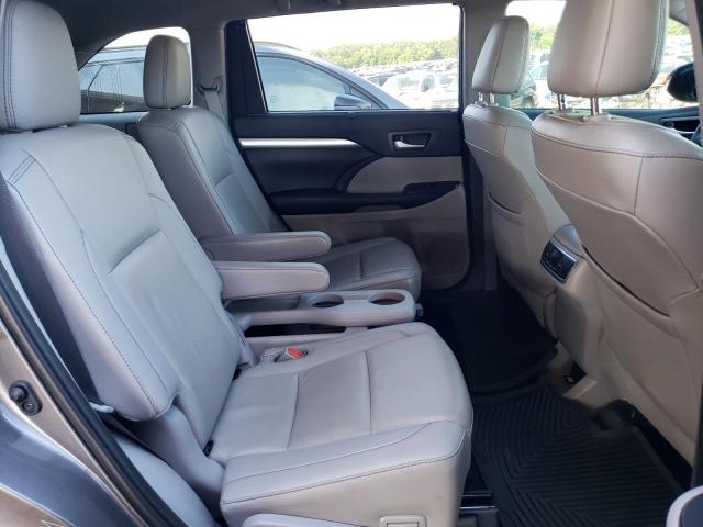 Photo 10 from auction – 2019 TOYOTA HIGHLANDER with VIN 5TDKZRFH3KS339450