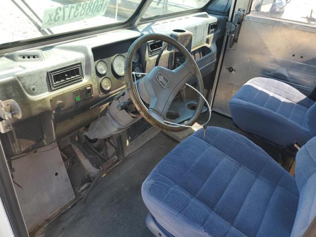 Photo 8 from auction – 1992 UTILIMASTER STEP VAN with VIN 45VXA02BXNW002689