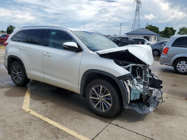 Photo 4 from auction – 2017 TOYOTA HIGHLANDER with VIN 5TDJZRFH8HS377177