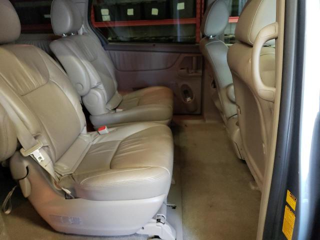 Photo 11 from auction – 2010 TOYOTA SIENNA XLE with VIN 5TDYK4CC4AS310290