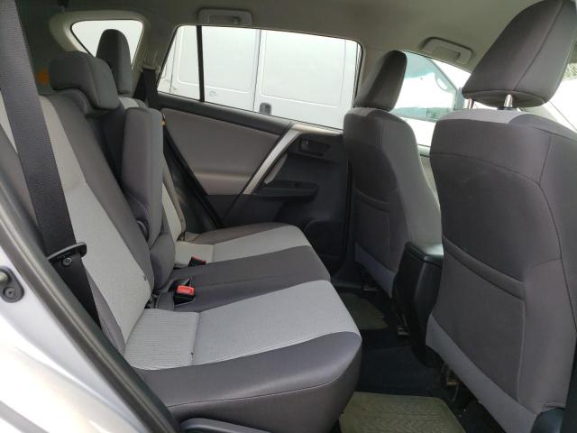 Photo 11 from auction – 2015 TOYOTA RAV4 LE with VIN 2T3BFREV1FW335885