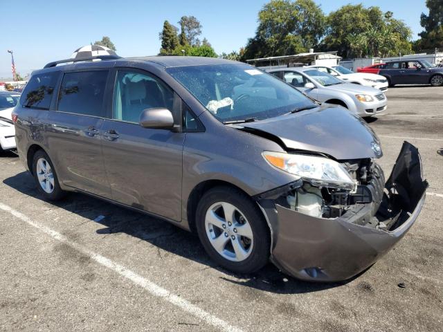 Photo 4 from auction – 2015 TOYOTA SIENNA LE with VIN 5TDKK3DC3FS558956