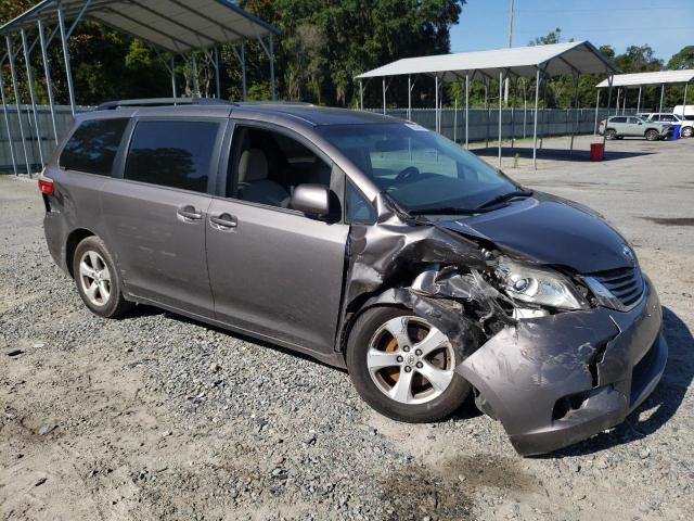 Photo 4 from auction – 2015 TOYOTA SIENNA LE with VIN 5TDKK3DCXFS598144