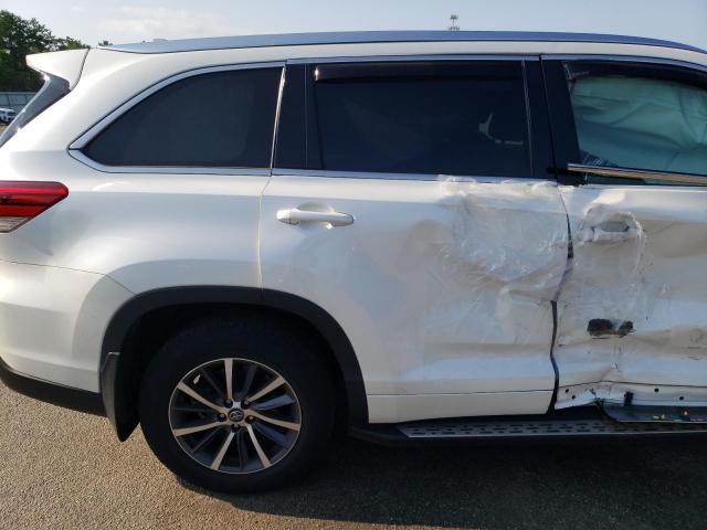 Photo 10 from auction – 2018 TOYOTA HIGHLANDER with VIN 5TDJZRFH4JS839403