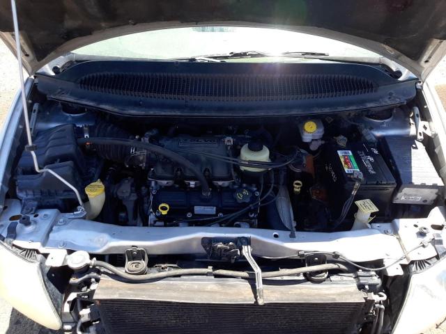 Photo 12 from auction – 2005 CHRYSLER TOWN & COU with VIN 2C8GP54L25R226967