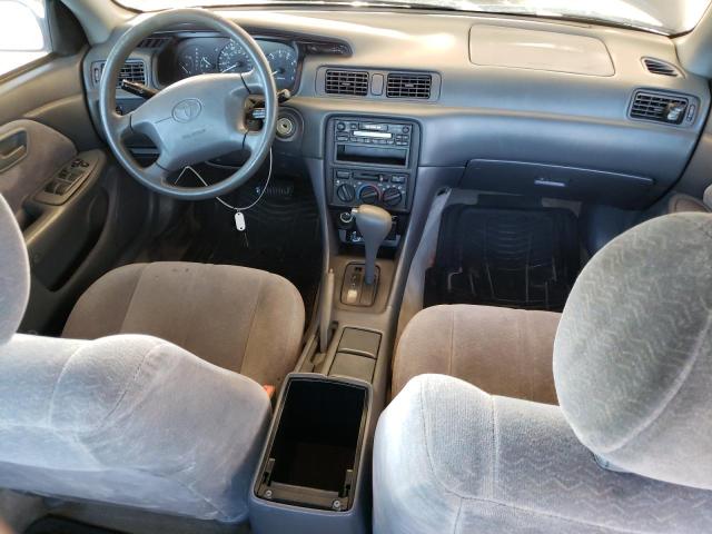 Photo 8 from auction – 1998 TOYOTA CAMRY with VIN 4T1BG22K2WU285800