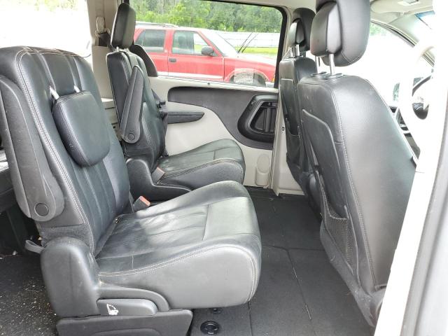 Photo 11 from auction – 2016 CHRYSLER TOWN & COU with VIN 2C4RC1BG2GR304882