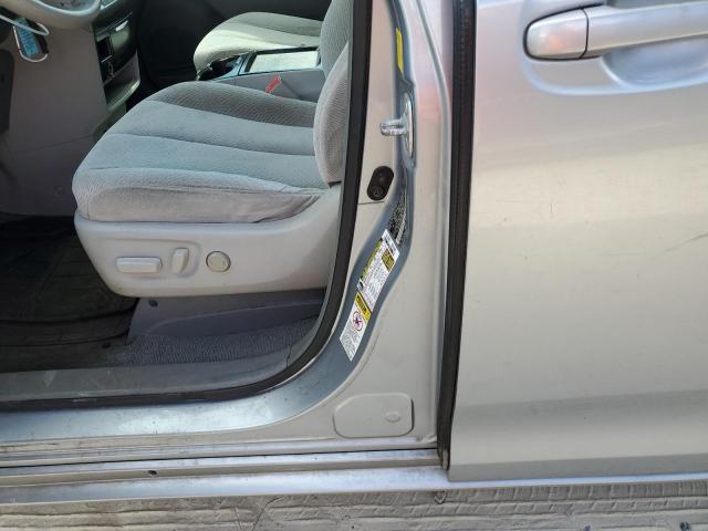 Photo 13 from auction – 2011 TOYOTA SIENNA LE with VIN 5TDKK3DC0BS058148