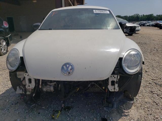 Photo 5 from auction – 2013 VOLKSWAGEN BEETLE with VIN 3VWFP7AT4DM618980