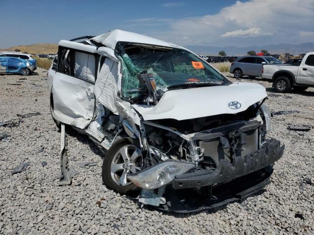 Photo 4 from auction – 2015 TOYOTA SIENNA LE with VIN 5TDKK3DC8FS592729
