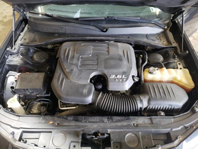 Photo 11 from auction – 2015 CHRYSLER 300 LIMITE with VIN 2C3CCAAG1FH829240