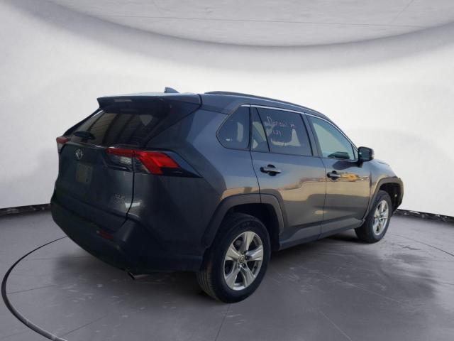 Photo 3 from auction – 2021 TOYOTA RAV4 XLE with VIN 2T3P1RFV3MW178201