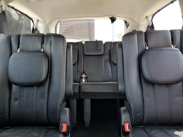 Photo 10 from auction – 2015 CHRYSLER TOWN & COU with VIN 2C4RC1BG3FR546756