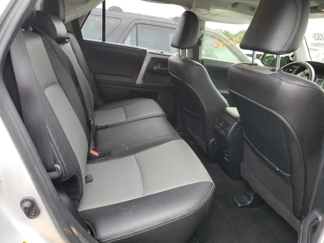 Photo 11 from auction – 2017 TOYOTA 4RUNNER SR with VIN JTEBU5JR2H5421607