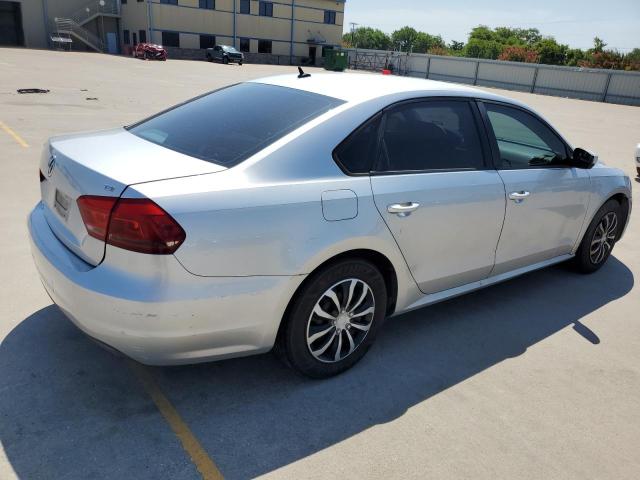 Photo 3 from auction – 2015 VOLKSWAGEN PASSAT S with VIN 1VWAS7A35FC006817