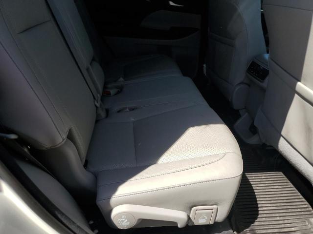 Photo 11 from auction – 2018 TOYOTA HIGHLANDER with VIN 5TDDZRFH8JS905383