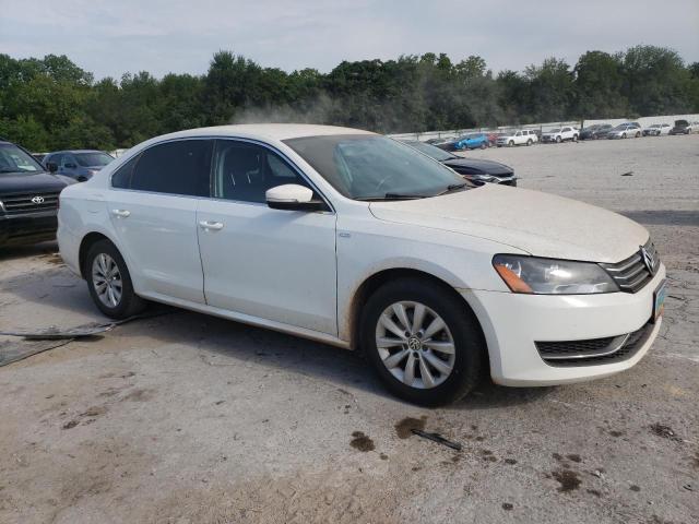 Photo 4 from auction – 2014 VOLKSWAGEN PASSAT S with VIN 1VWAS7A3XEC040461