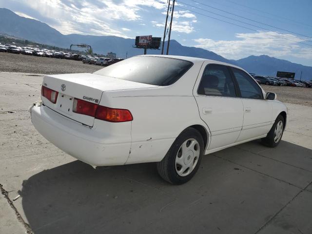 Photo 3 from auction – 2000 TOYOTA CAMRY CE with VIN JT2BG22K7Y0479083