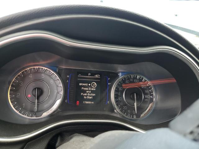 Photo 9 from auction – 2015 CHRYSLER 200 LIMITE with VIN 1C3CCCAB7FN692795