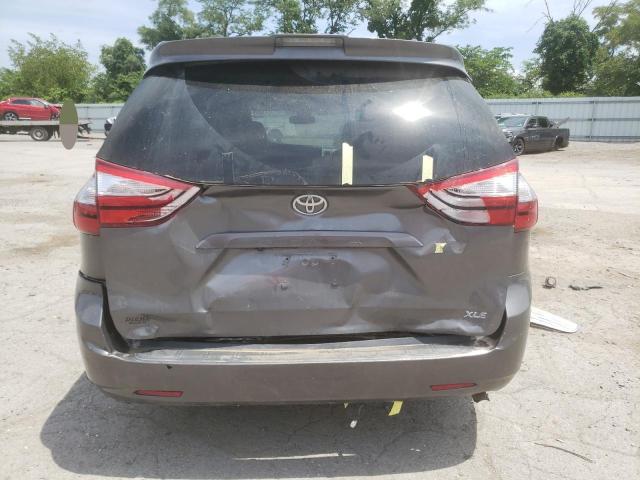 Photo 6 from auction – 2018 TOYOTA SIENNA XLE with VIN 5TDYZ3DC0JS945821
